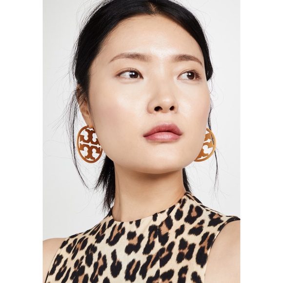 TORY BURCH • Gold Miller Logo Hoop Earrings - Picture 2 of 9
